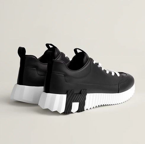 スニーカー ジャンプ